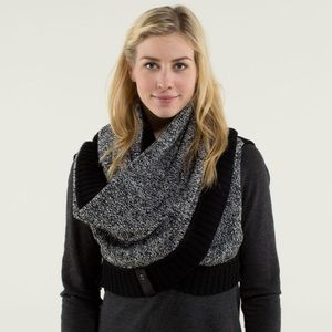 Lululemon Cozy Yogi Infinity Scarf